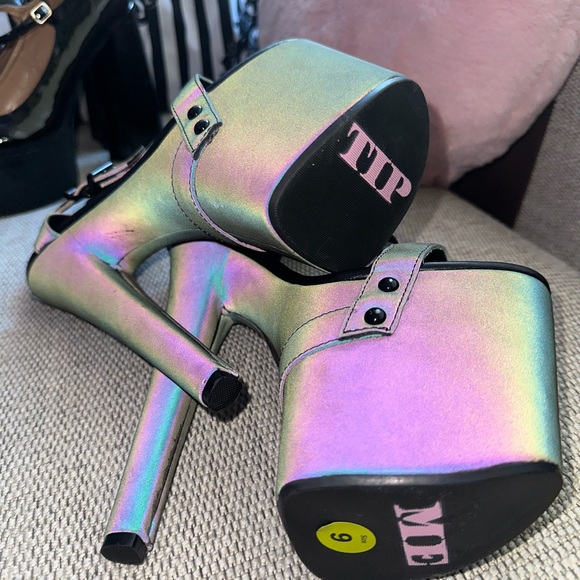 SIZE 6 - YRU Iridescent “Tip Me” High Heels - NEW - Picture 2 of 5